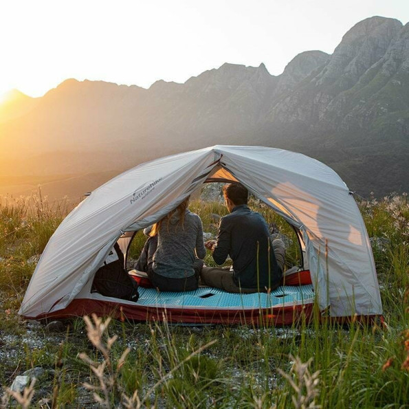Палатка сверхлегкая двухместная с футпринтом Naturehike Star-River 2 Updated серо-красная -
                                                        Фото 8