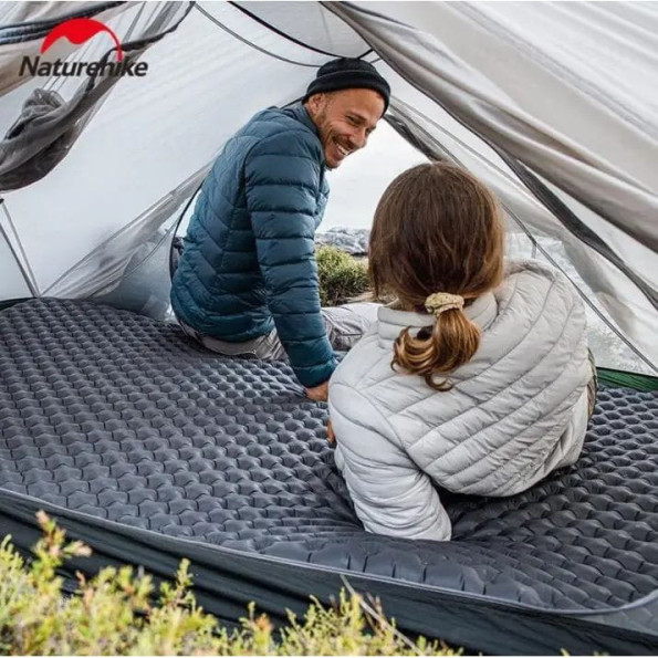Матрас надувной сверхлегкий Naturehike с мешком для надувания, прямоугольный черный 196 см -
                                                        Фото 5