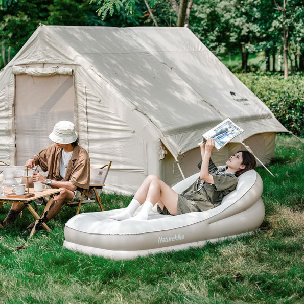 Матрас надувной одноместный с подголовником. Naturehike бежевый -
                                                        Фото 3