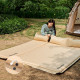 Самонадувний килимок двомісний з подушкою Naturehike бежевий 367270 -
                                                        Фото 6