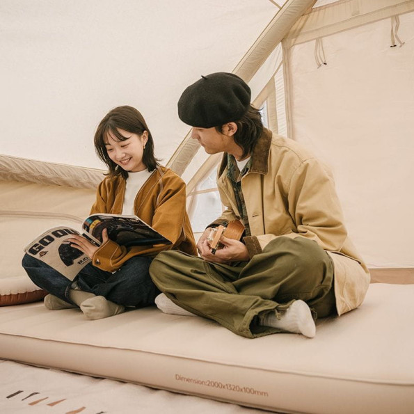 Самонадувающийся матрас 10 см двойной с помпою Naturehike , бежевый -
                                                        Фото 3