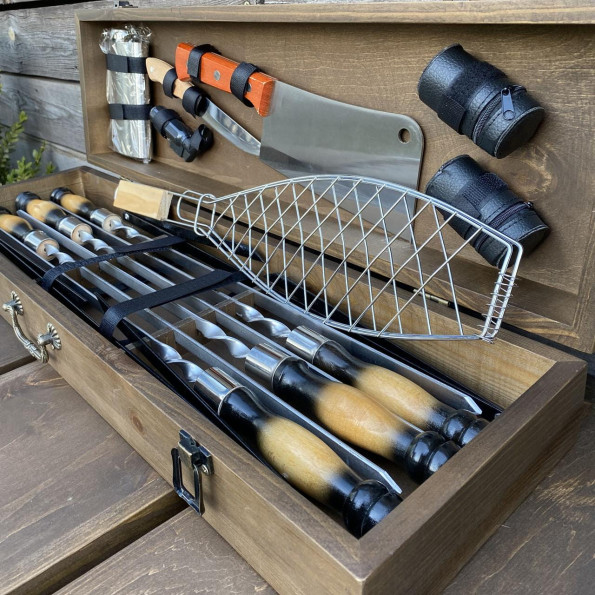 Набір ручної роботи з 6 шампурів з підставками та флягою з чарками в дерев'нному кейсі -
                                                        Фото 2