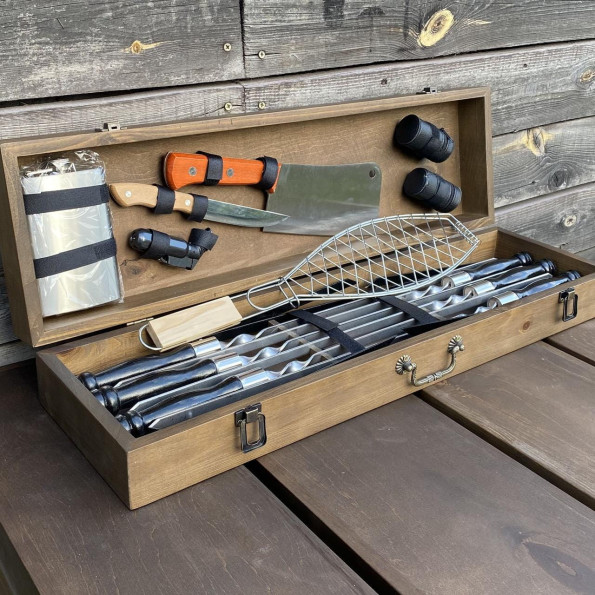 Набір ручної роботи з 6 шампурів з підставками та флягою з чарками в дерев'нному кейсі -
                                                        Фото 3