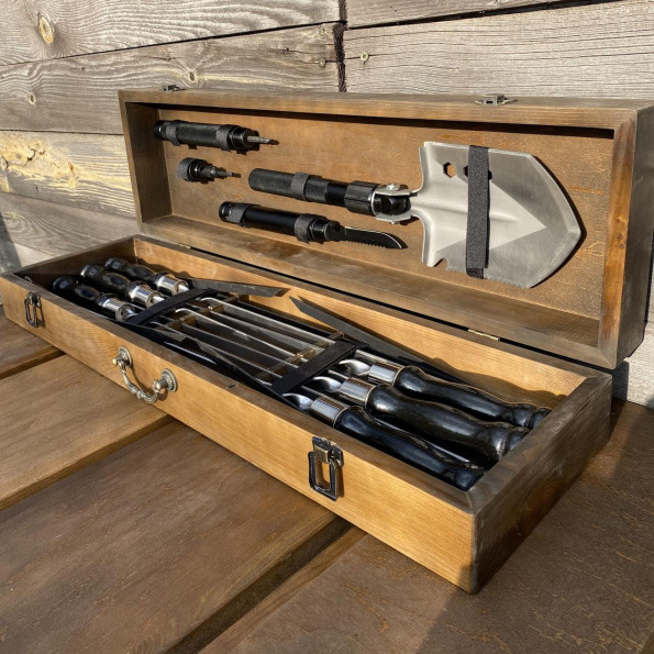 Набор ручной работы 6 шампуров с деревянной ручкой, огниво, лопата в деревянном кейсе -
                                                        Фото 2