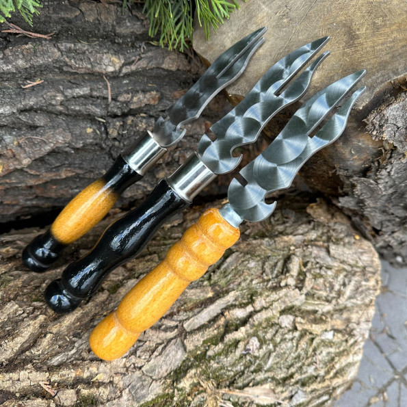 Вилка з дерев'яною ручкою для зняття м'яса чорна -
                                                        Фото 3