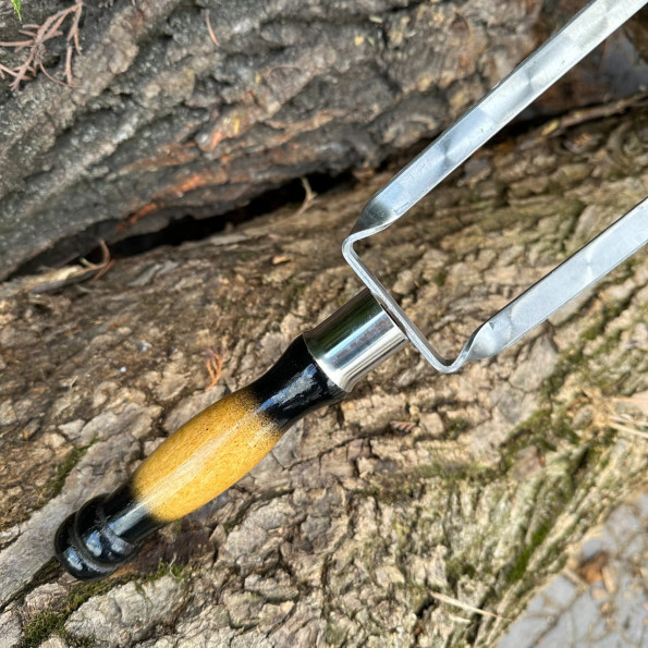 Шампур подвійний з дерев'яною ручкою 63 см двокольоровий -
                                                        Фото 3