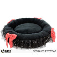 Лежанка для собак і кішок Is Pet Gliter ribbon bed чорного кольору плюшева з мереживом та бантиками 