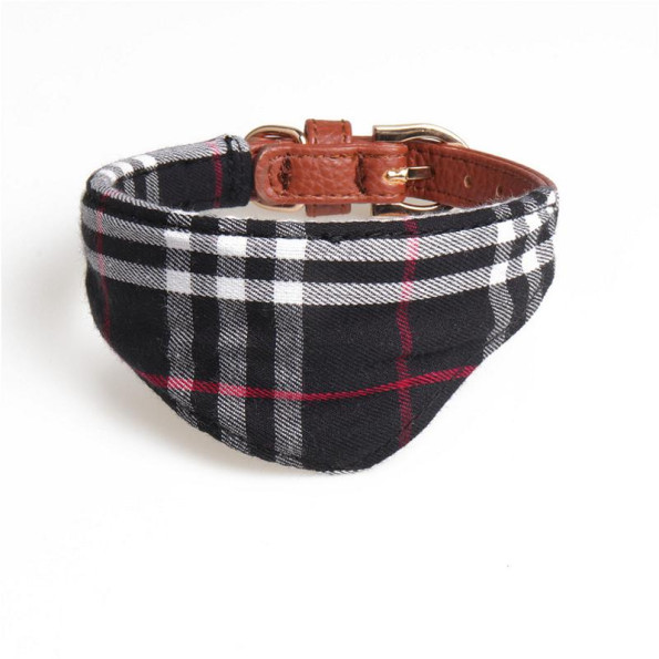 Ошейник-бандана для собак с расцветкой Burberry черного цвета