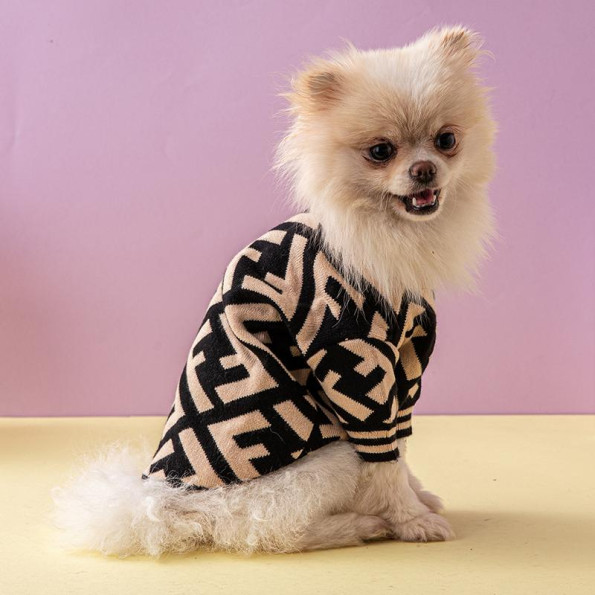 Брендовий светр для собак FENDI з великими літерами F, чорний -
Фото 2 Брендовий светр для собак FENDI з великими літерами F, чорний -
Фото 2