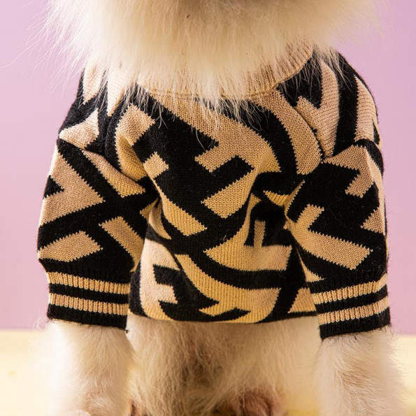 Брендовий светр для собак FENDI з великими літерами F, чорний -
Фото 3 Брендовий светр для собак FENDI з великими літерами F, чорний -
Фото 3