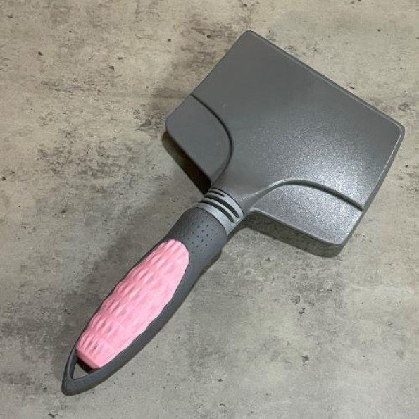 Пуходірка для вичісування вовни собак і кішок квадратна сіра з рожевою ручкою  -
                                                        Фото 2