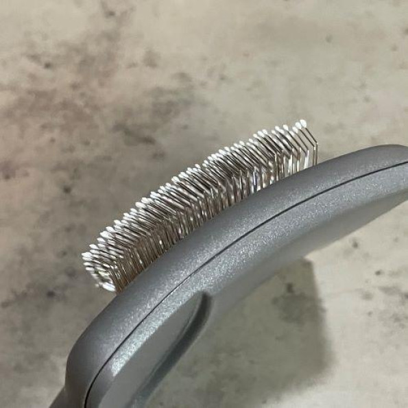 Пуходірка для вичісування вовни собак і кішок квадратна сіра з рожевою ручкою  -
                                                        Фото 3