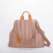 Стильная сумка-переноска для собак с 3 видами ручек,горизонтальная прошивка,ультралегкая, бежевая Стильная сумка-переноска для собак с 3 видами ручек,горизонтальная прошивка,ультралегкая, бежевая