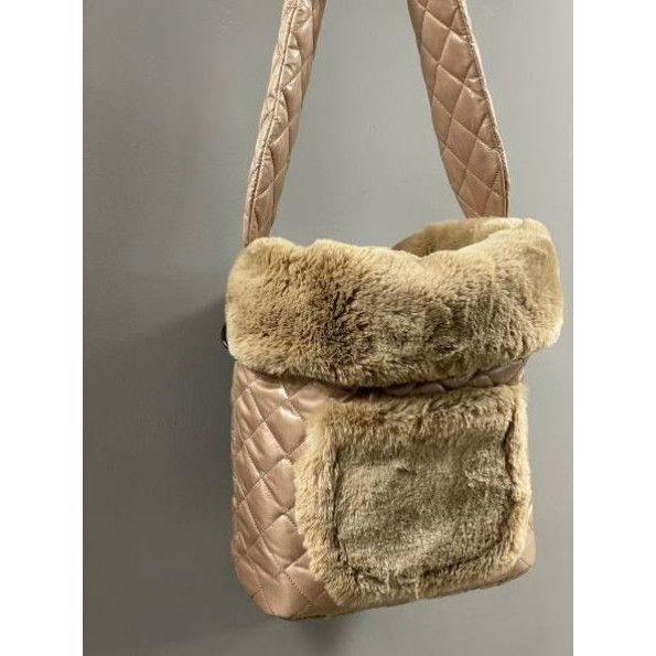 Сумка-перенесення для собак на плече MARALIS зимова, з кишенею бежева з бежевим хутром Сумка-перенесення для собак на плече MARALIS зимова, з кишенею бежева з бежевим хутром