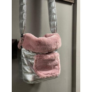 Сумка-перенесення для собак на плече MARALIS зимова, із зовнішньою кишенею, срібна з рожевим хутром 