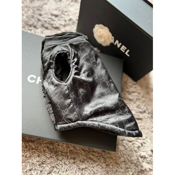 Брендовый зимний жилет для собак GUCCI с мелким логотипом на спинке, без капюшона, черная