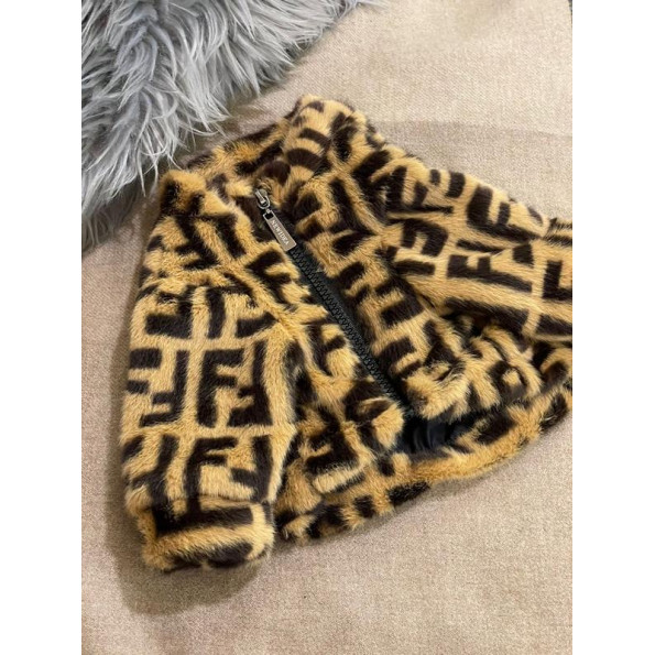 Брендова шуба для собак FENDI зі штучного хутра на шовковій підкладці без капюшона, коричнева 2XL -
                                                        Фото 4