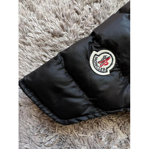 Брендовий зимовий жилет для собак MONCLER, без капюшона, на точках, чорний -
                                                        Фото 4