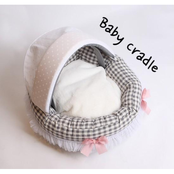 Лежанка люлька для собак Boris House Baby Cradle с плюшевым мартрасом белого цвета в клеточку -
Фото 2 Лежанка люлька для собак Boris House Baby Cradle с плюшевым мартрасом белого цвета в клеточку -
Фото 2