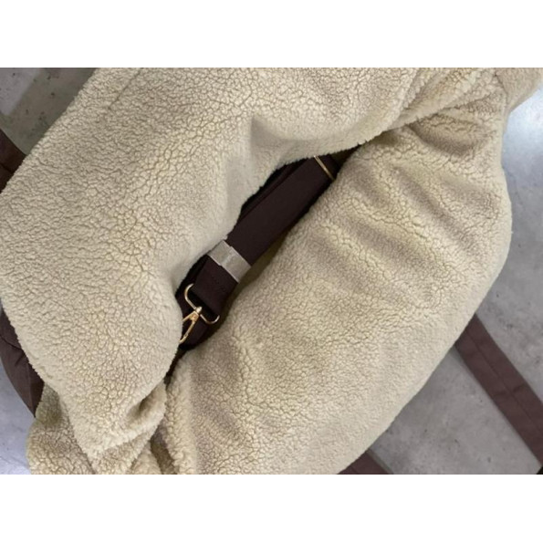 Універсальна сумка-перенесення для собак з 3 видами ручок і знімним ЗИМНИМ ЧОХЛОМ, горизонтальна прошивка, ультралегка, коричнева  -
                                                        Фото 4