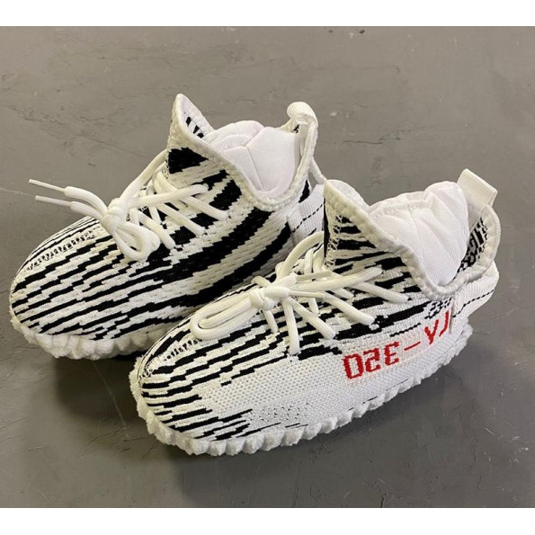 Іграшка для собак Yeezy Boost 350 кросівок зі шнурками з пищалкою, білий 