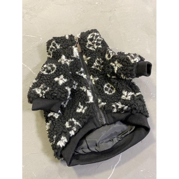Брендова шуба для собак LOUIS VUITTON Баранець без капюшона, шовковий підклад, чорна Брендова шуба для собак LOUIS VUITTON Баранець без капюшона, шовковий підклад, чорна