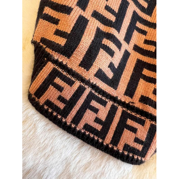 Брендовый свитер для собак FENDI коричневый M -
                                                        Фото 4