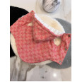 Брендовый зимний жилет для собак GUCCI джинсовая со значками, с капюшоном, на кнопках, Розовая S