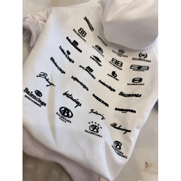 Брендовая Толстовка для собак BALENCIAGA с капюшоном, с рисунками логотипа на спинке, белая XS -
                                                        Фото 2