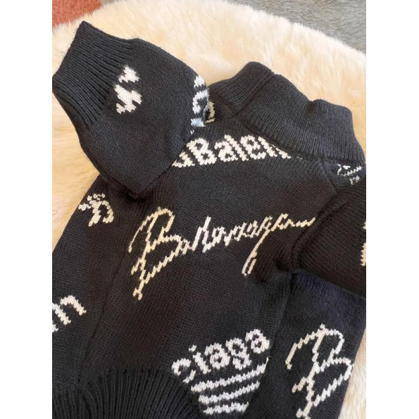 Брендовый свитер для собак Balenciaga двухслойная вязка, с надписями по cпинке, черный M -
                                                        Фото 5
