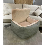 Автокрісло для собак і кішок у машину Maralis квадратне зі снинкою, на сидінні, всередині пудровий плюш, прошита квадратами шкіра, сіре 