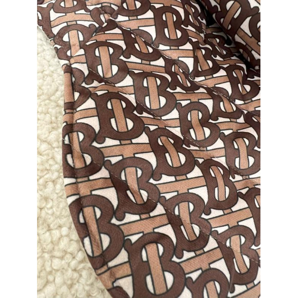 Зимняя курточка для собак BURBERRY велюровая c капюшоном, коричневая S -
                                                        Фото 2