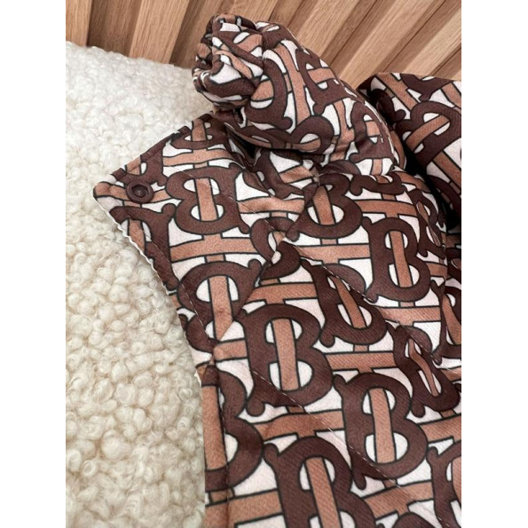 Зимняя курточка для собак BURBERRY велюровая c капюшоном, коричневая S -
                                                        Фото 3