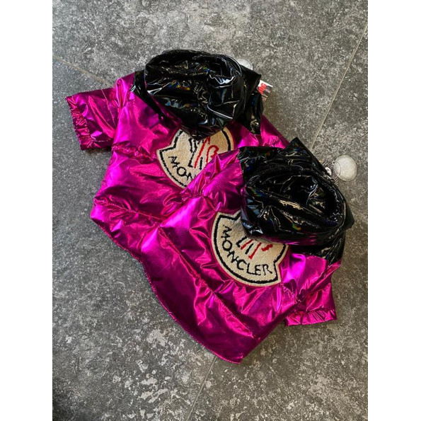 Брендова зимова куртка для собак MONCLER на пуху з капюшоном, малинова -
                                                        Фото 2
