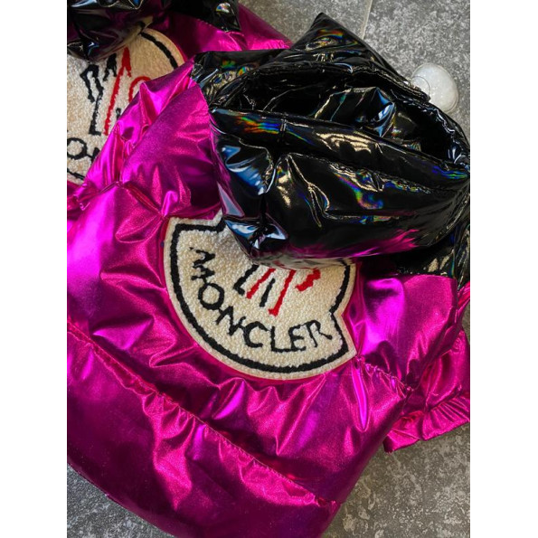 Брендова зимова куртка для собак MONCLER на пуху з капюшоном, малинова -
                                                        Фото 3