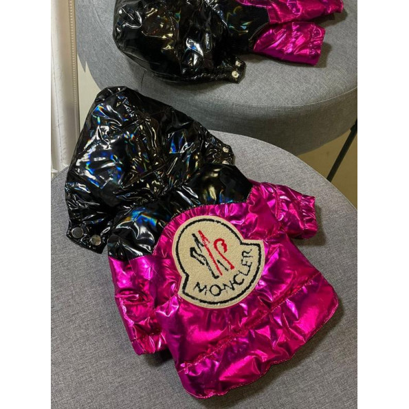 Брендова зимова куртка для собак MONCLER на пуху з капюшоном, малинова -
                                                        Фото 7