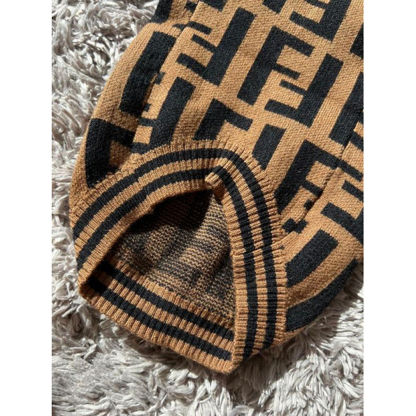Светр для собак FENDI принт з крупними літерами F, коричневий M -
                                                        Фото 4