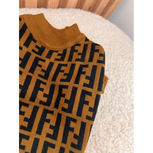 Светр для собак FENDI з дрібними чорними буками F, коричневий M -
                                                        Фото 2