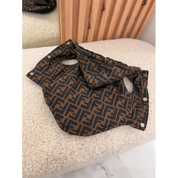 Зимова жилетка для собак FENDI з капюшоном коричнева S