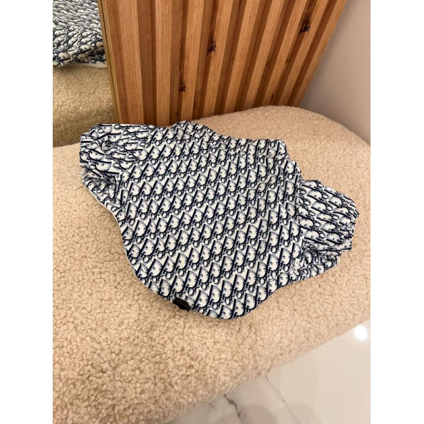 Зимняя куртка для собак DIOR на змейке без капюшона белая S -
                                                        Фото 2