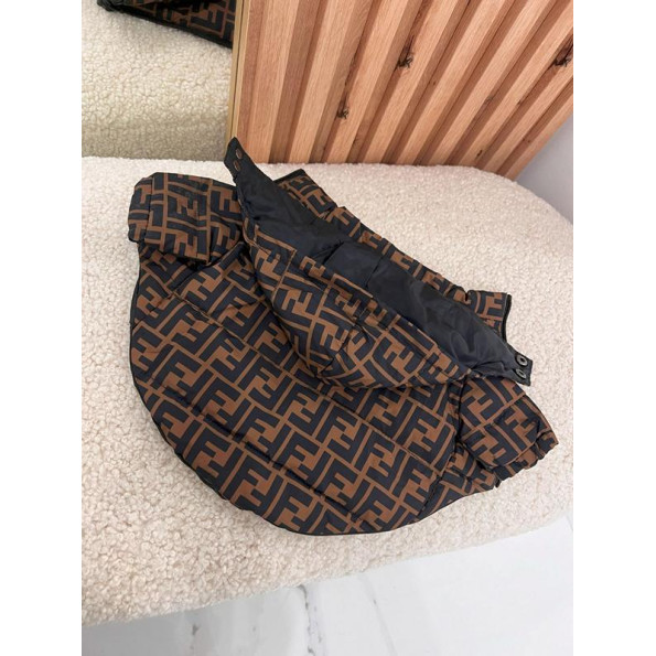 Зимняя куртка для собак FENDI на змейке с капюшоном коричневая S