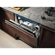Посудомийна машина Electrolux EES 948300 L