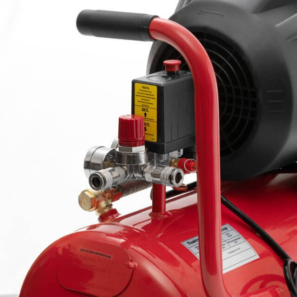 Компресор 50 л, 4 HP, 3 кВт, 220 В, 10 aтм, 420 л/хв, 2 циліндри. -
                                                        Фото 4