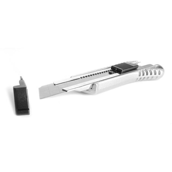 Нож сегментный 18 мм, металлическая направляющая, противоскользящий корпус INTERTOOL HT-0504 -
                                                        Фото 9