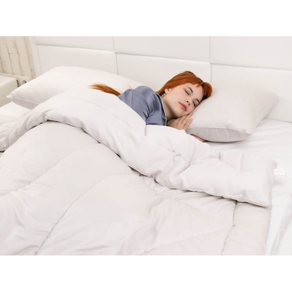 Всесезонное силиконовое велюровое одеяло "Soft Pearl" 140х205 см с подушкой 50х70 см -
                                                        Фото 7